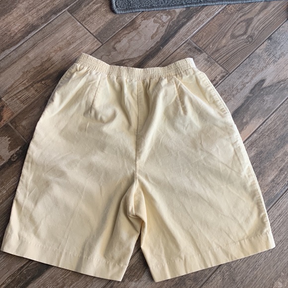 David Smith in good condition, yellow shorts with bronze buttons. - Picture 4 of 4